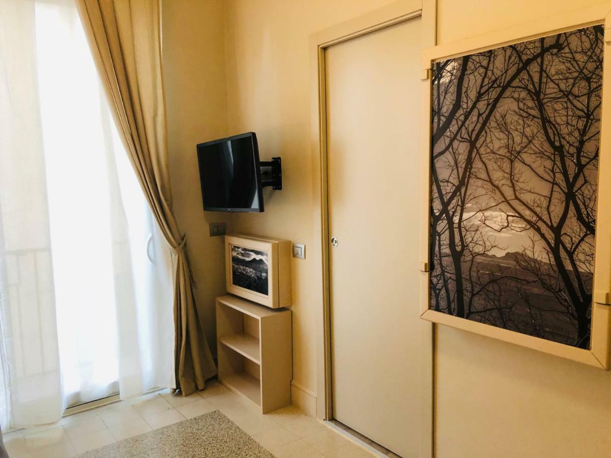 Art & B.E.D.S. Hotel Napoli Bagian luar foto