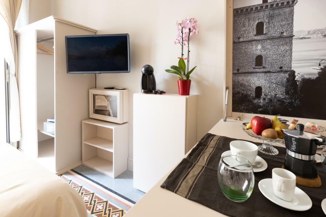 Art & B.E.D.S. Hotel Napoli Bagian luar foto